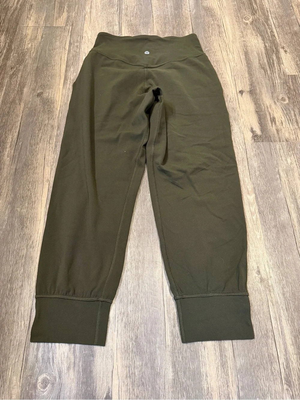 Lululemon Align Jogger Crop in Dark Olive Capri Length Buttery Soft Yoga Active